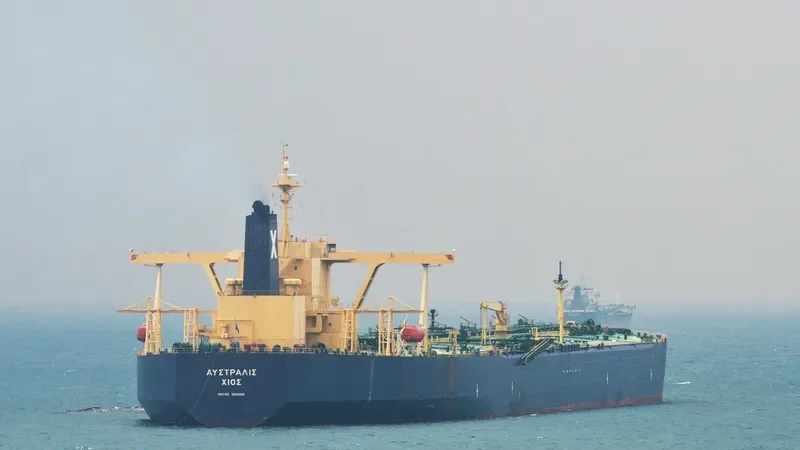 AUSTRALIS Tanker IMO 9284946 photo 2