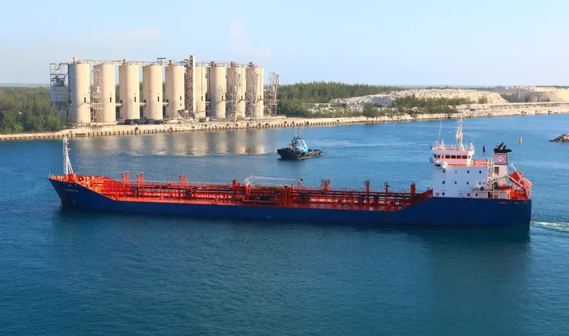 VERONICA PG Tanker IMO 9285328 photo 3