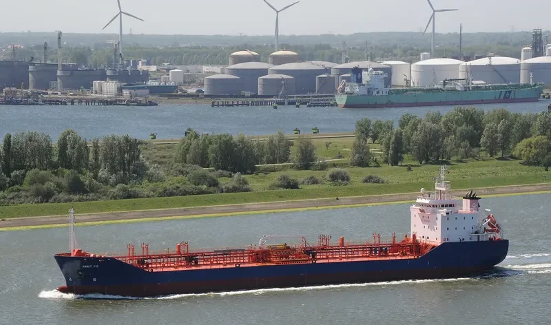 ANNIE Tanker IMO 9285445 photo 3