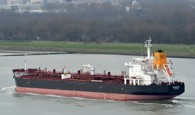 GIANNUTRI Tanker IMO 9286047 photo 4