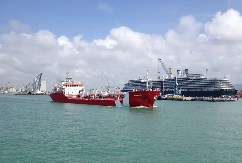 SELENIA Tanker IMO 9286437 photo 3