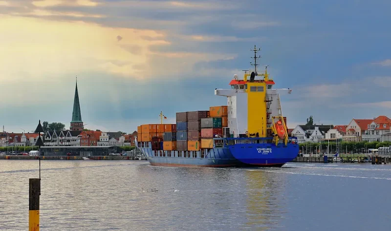 VOHBURG Container Ship IMO 9287807 photo 2