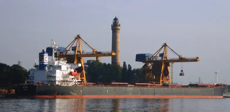 GLORY Bulk Carrier IMO 9288473 photo 2