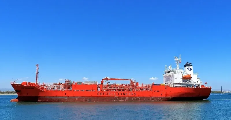 THERESA SINGAPORE Tanker IMO 9288590 photo 6
