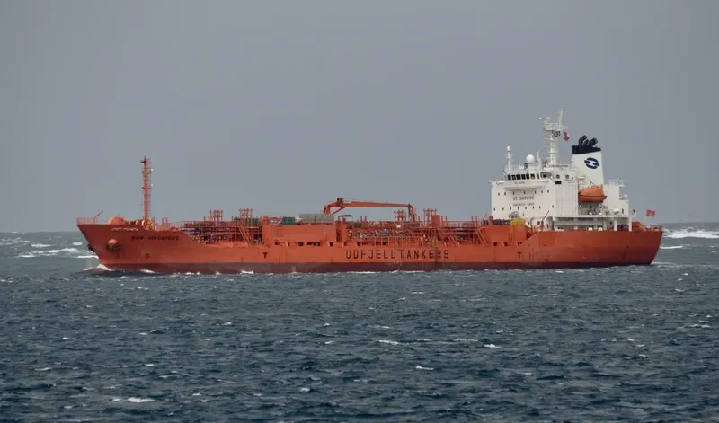 THERESA SINGAPORE Tanker IMO 9288590 photo 8