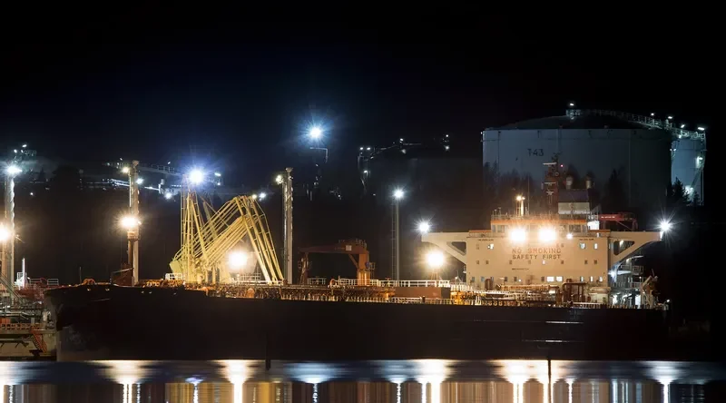 SEABRAVERY Tanker IMO 9288734 photo 3