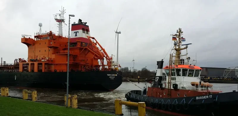 TORM GARONNE Tanker IMO 9288930 photo 2