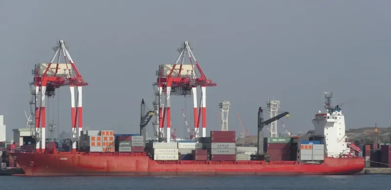 A HOKEN Container Ship IMO 9289051 photo 2
