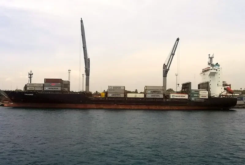 A HOKEN Container Ship IMO 9289051 photo 9