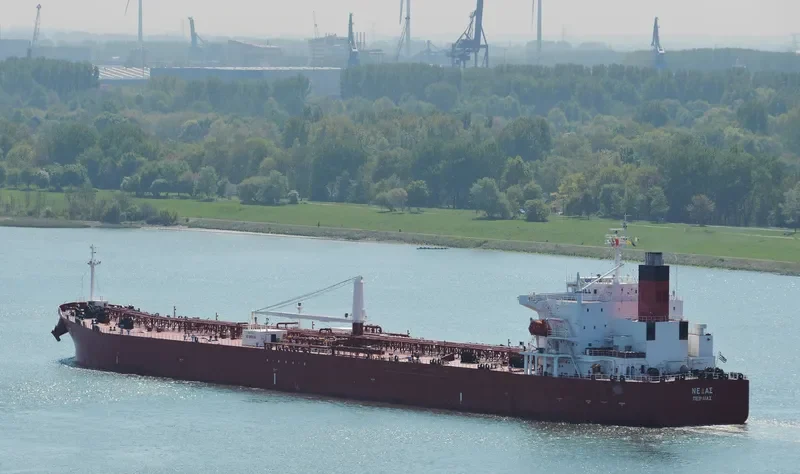 ESPERANZA Tanker IMO 9289166 photo 2