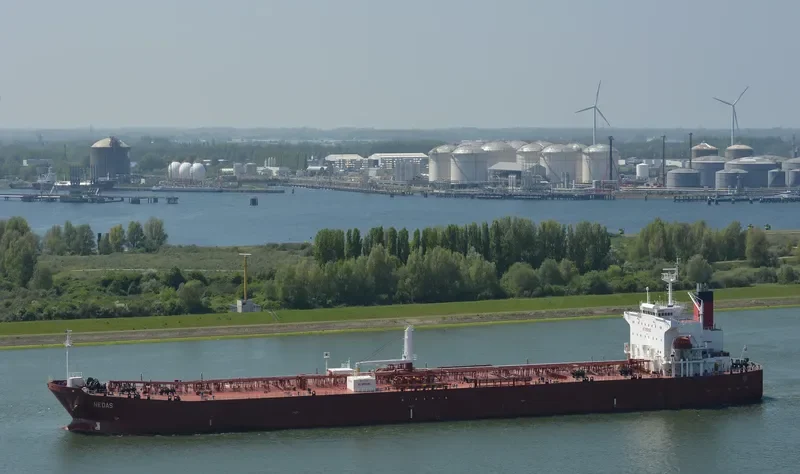 ESPERANZA Tanker IMO 9289166 photo 3