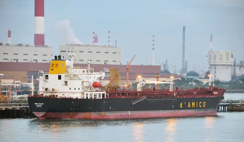 HIGH VALOR Tanker IMO 9289738 photo 4