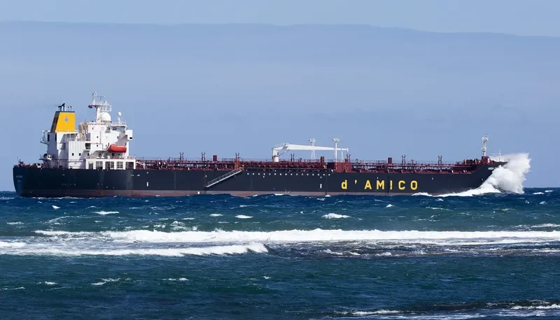 WORLD COURAGE Tanker IMO 9289740 photo 4