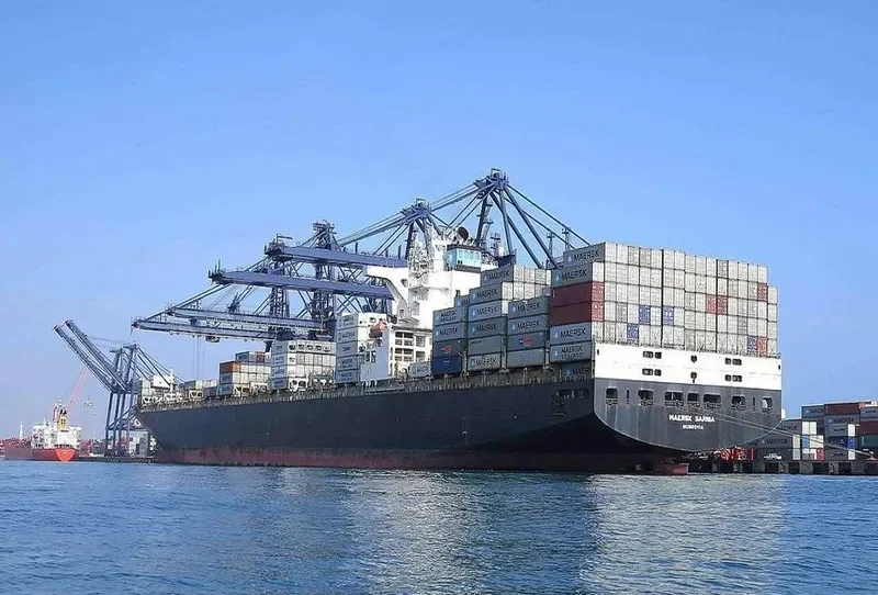 MAERSK SARNIA Container Ship IMO 9289946 photo 9