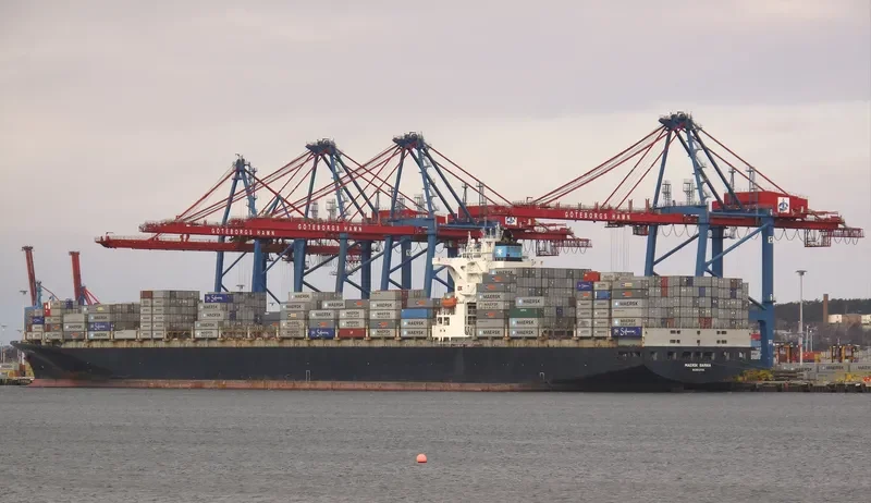 MAERSK SARNIA Container Ship IMO 9289946 photo 10
