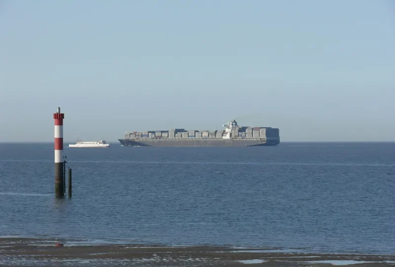 MAERSK SYDNEY Container Ship IMO 9289958 photo 8