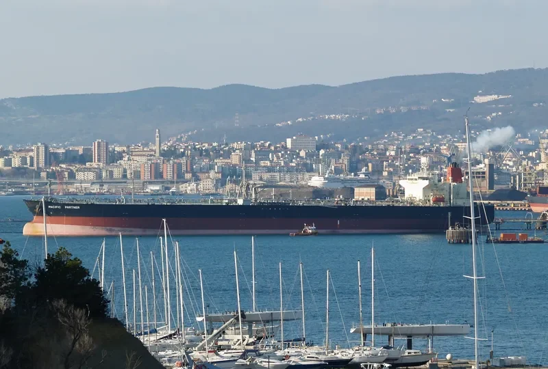 AL HABIBAH Tanker IMO 9290294 photo 3