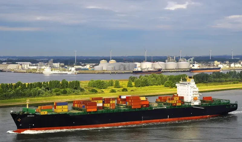 SHILING Container Ship IMO 9290452 photo 9