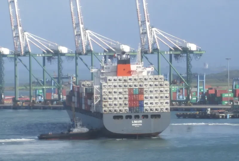 LIMARI Container Ship IMO 9290816 photo 7