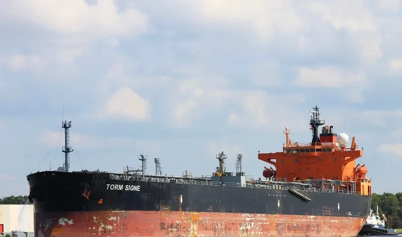 TORM SIGNE Tanker IMO 9290957 photo 10