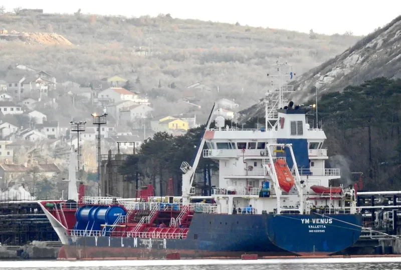 YM VENUS Tanker IMO 9291585 photo 3