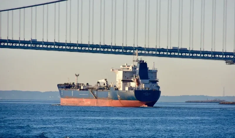 TOWER BRIDGE Tanker IMO 9292034 photo 3