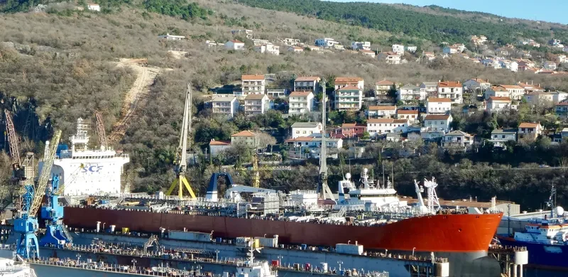 TAVRICHESKY BRIDGE Tanker IMO 9292060 photo 5