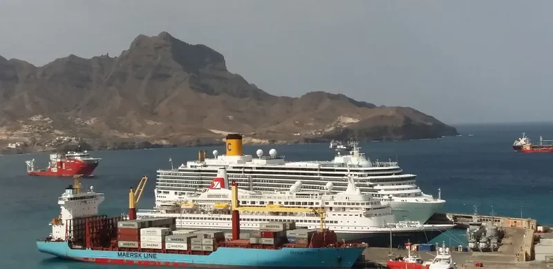 ALIANCA LEBLON Container Ship IMO 9292137 photo 7
