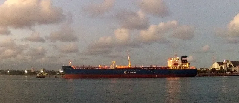 SL AREMU Tanker IMO 9293947 photo 4