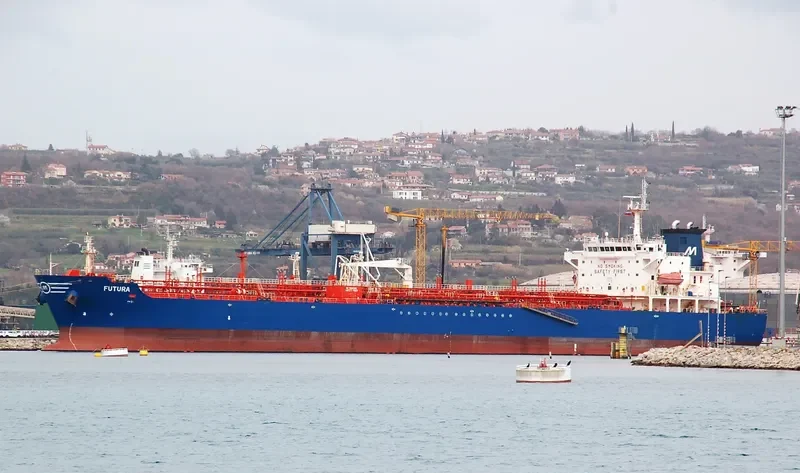FUTURA Tanker IMO 9293961 photo 2