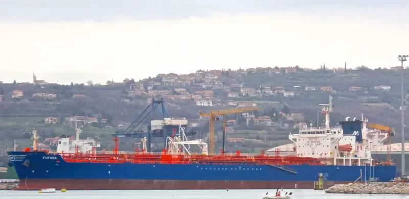 FUTURA Tanker IMO 9293961 photo 4