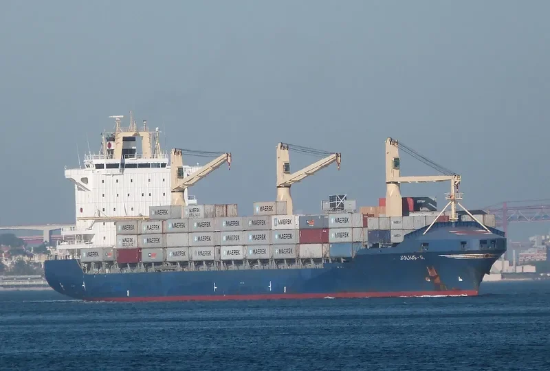 JULIUS S Container Ship IMO 9294018 photo 4