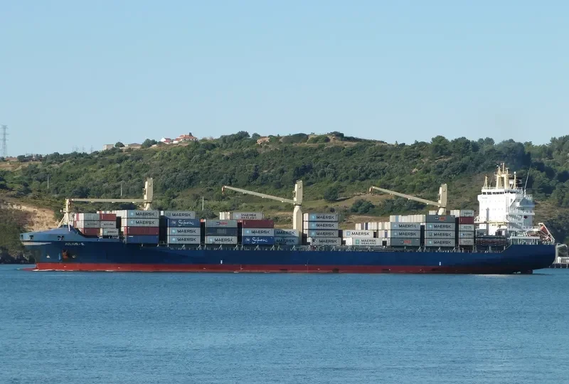 JULIUS S Container Ship IMO 9294018 photo 5