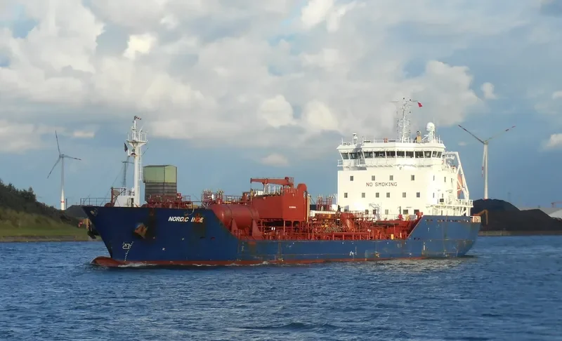 BIRTHE ESSBERGER Tanker IMO 9294692 photo 8