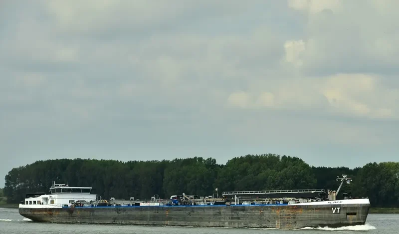 VLAKE Tanker IMO 9295610 photo 4
