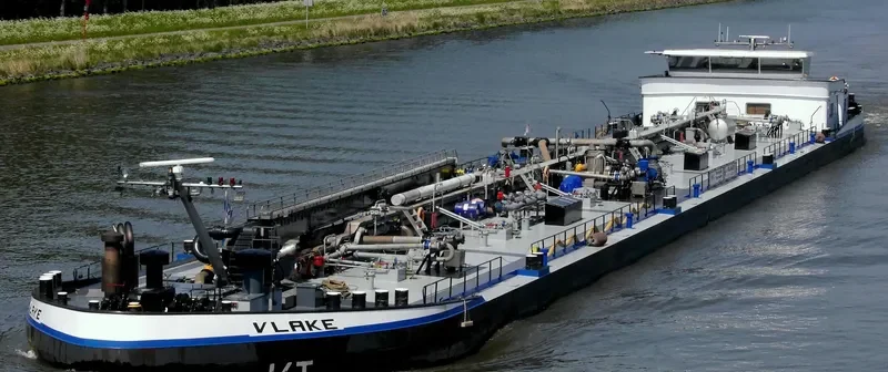 VLAKE Tanker IMO 9295610 photo 5