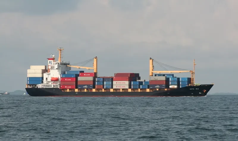 KOTA RIA Container Ship IMO 9296339 photo 3