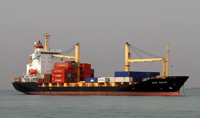 KOTA RAKYAT Container Ship IMO 9296341 photo 3