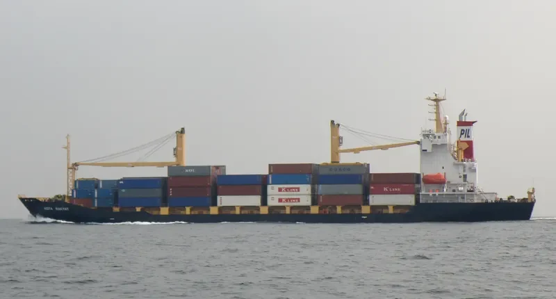 KOTA RAKYAT Container Ship IMO 9296341 photo 5