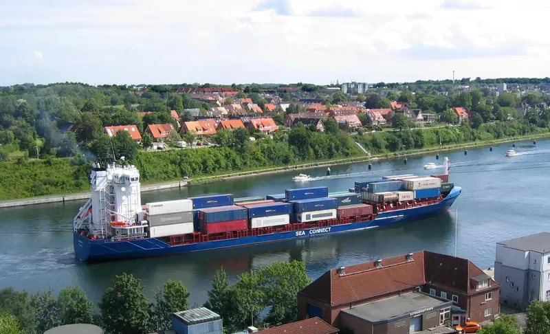 FESCO NOVIK Container Ship IMO 9296987 photo 9
