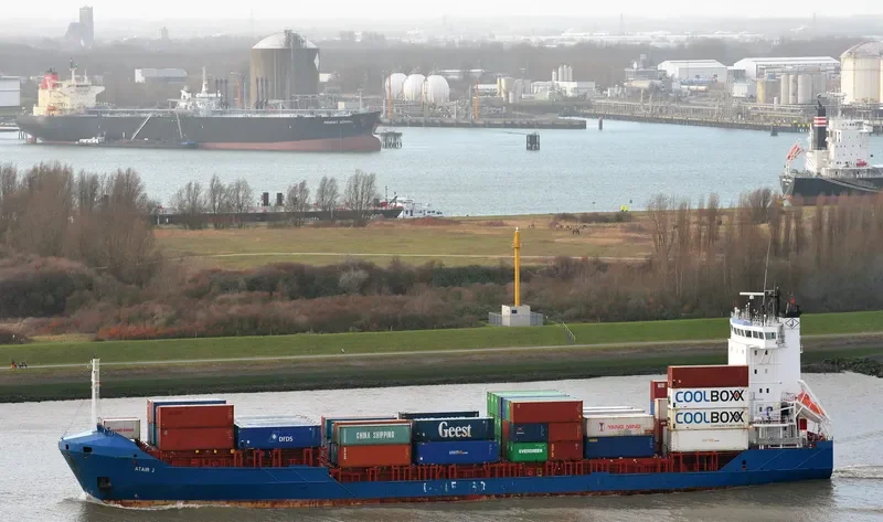 FESCO NAVARIN Container Ship IMO 9296999 photo 5