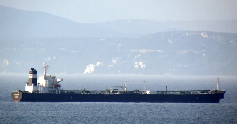 XIN TONG ZHOU Tanker IMO 9297448 photo 10