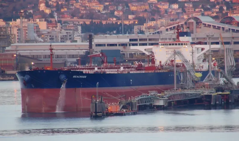 SEACROSS Tanker IMO 9297890 photo 3