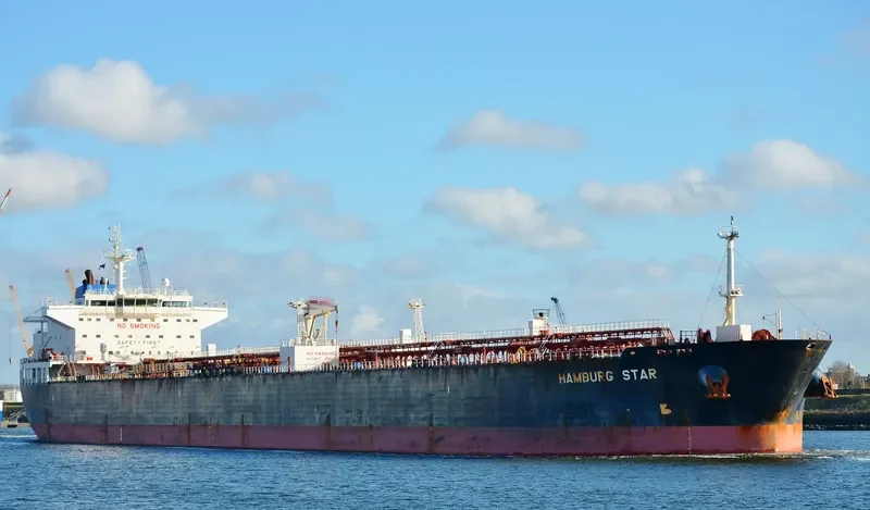 HAMBURG STAR Tanker IMO 9298325 photo 2