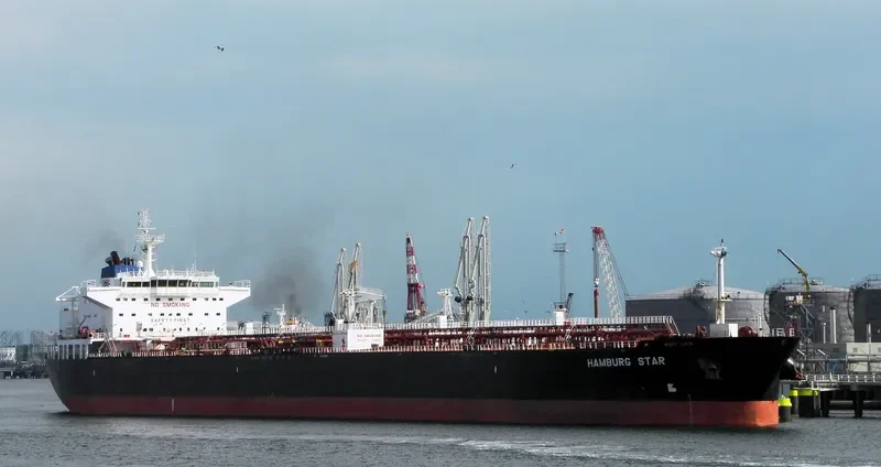 HAMBURG STAR Tanker IMO 9298325 photo 10