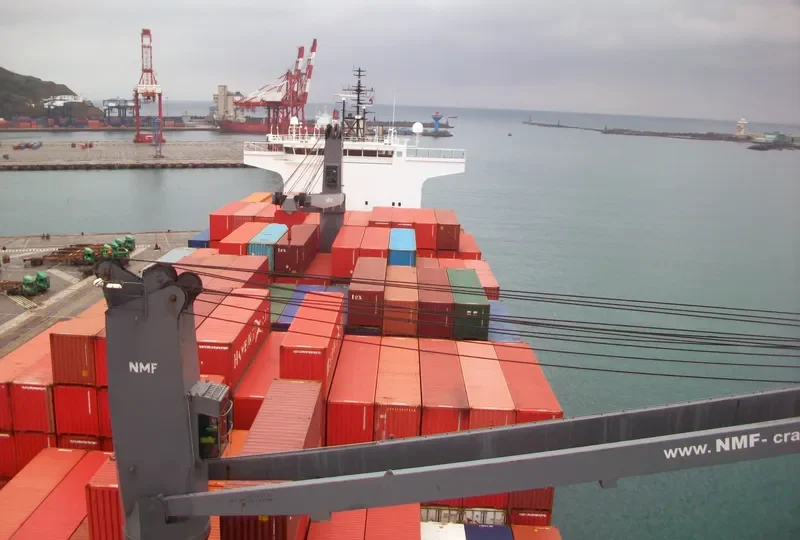 DAPHNE Container Ship IMO 9298648 photo 8