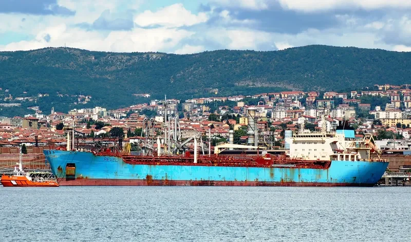 BLUE COMMANDER Tanker IMO 9298818 photo 4