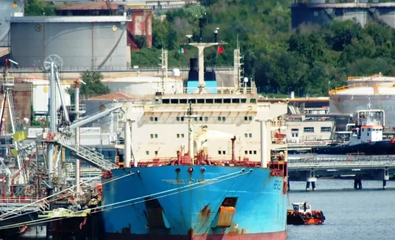BLUE COMMANDER Tanker IMO 9298818 photo 7
