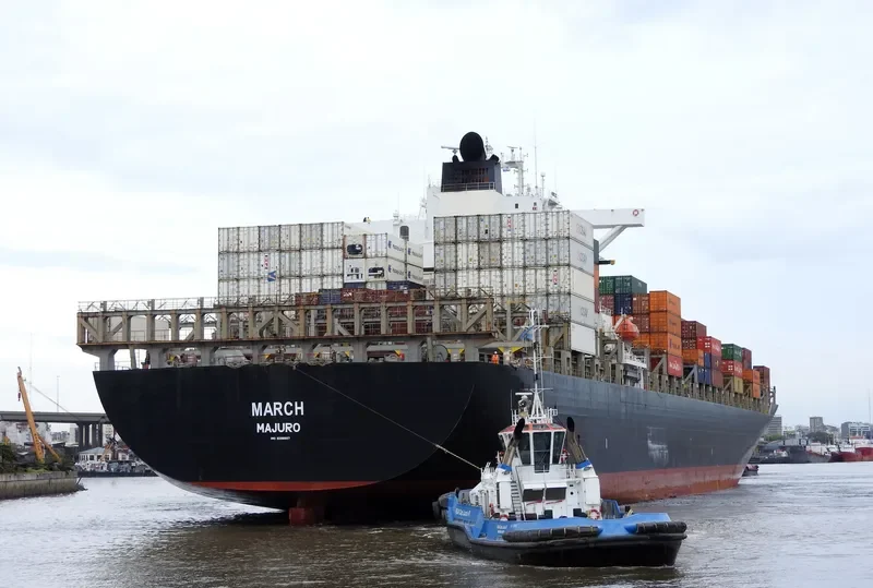 MY NY Container Ship IMO 9298997 photo 2