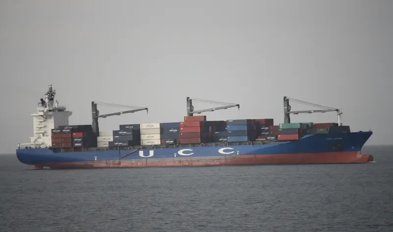 HSL PORTO Container Ship IMO 9299020 photo 4